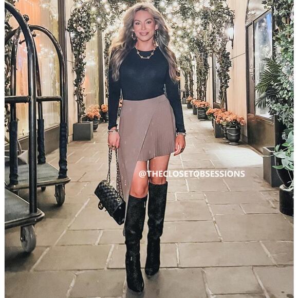 LAST ONE!!! ZARA Asymmetrical Pleated Skirt NWT 🤎 - Picture 12 of 16